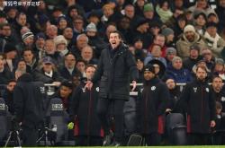 世界杯下注-埃梅里感谢维拉客场球迷，却与蒂(dì)勒曼斯激烈冲突