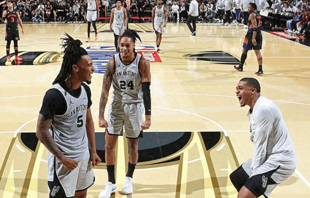 NBA杯赛总决赛：尼克斯与马刺的巅峰对决