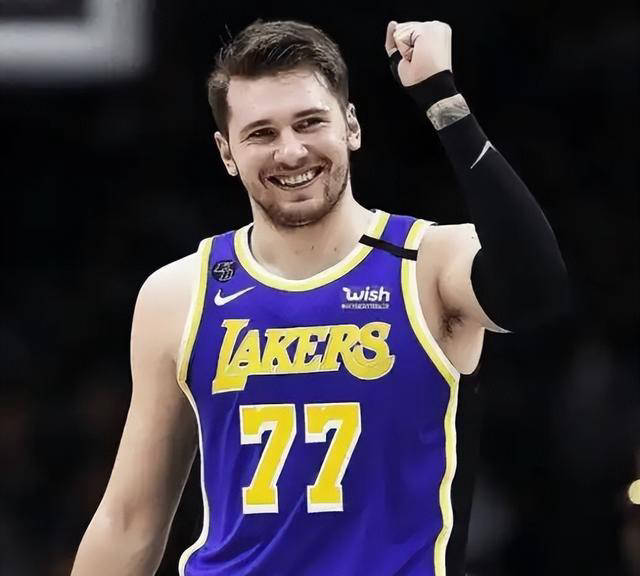 东契奇场均35分9篮板9助攻15抢断，领跑NBA得分榜